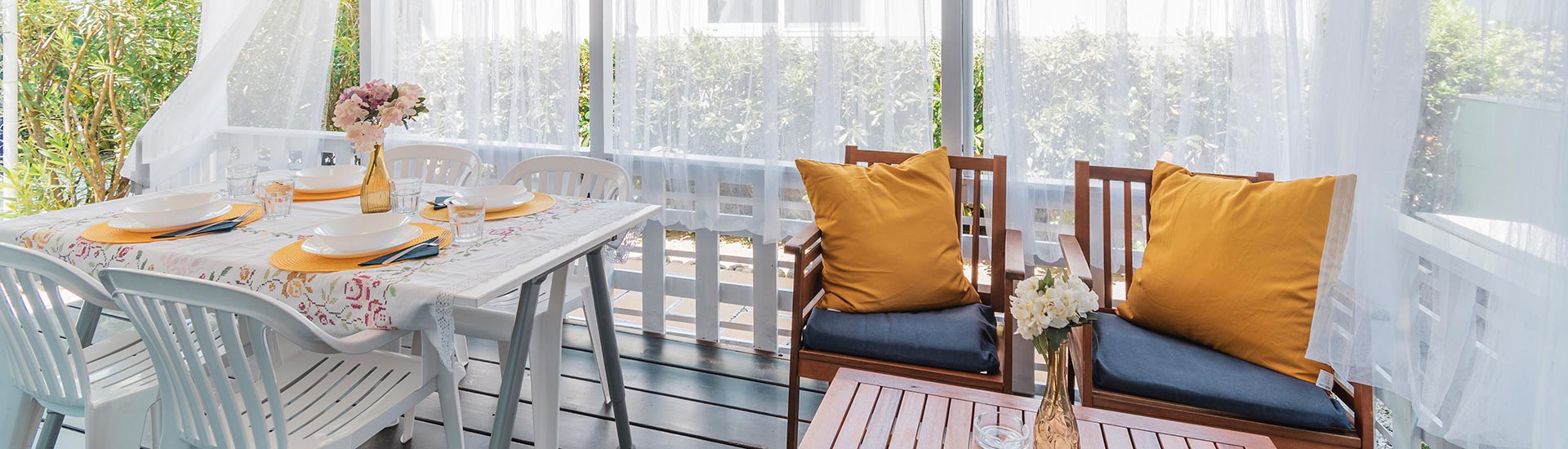 Mobile home for 4 people with pool use in Camping in Marina di Massa