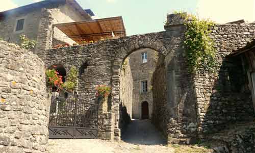 Lunigiana: Information, images and distances from the camping